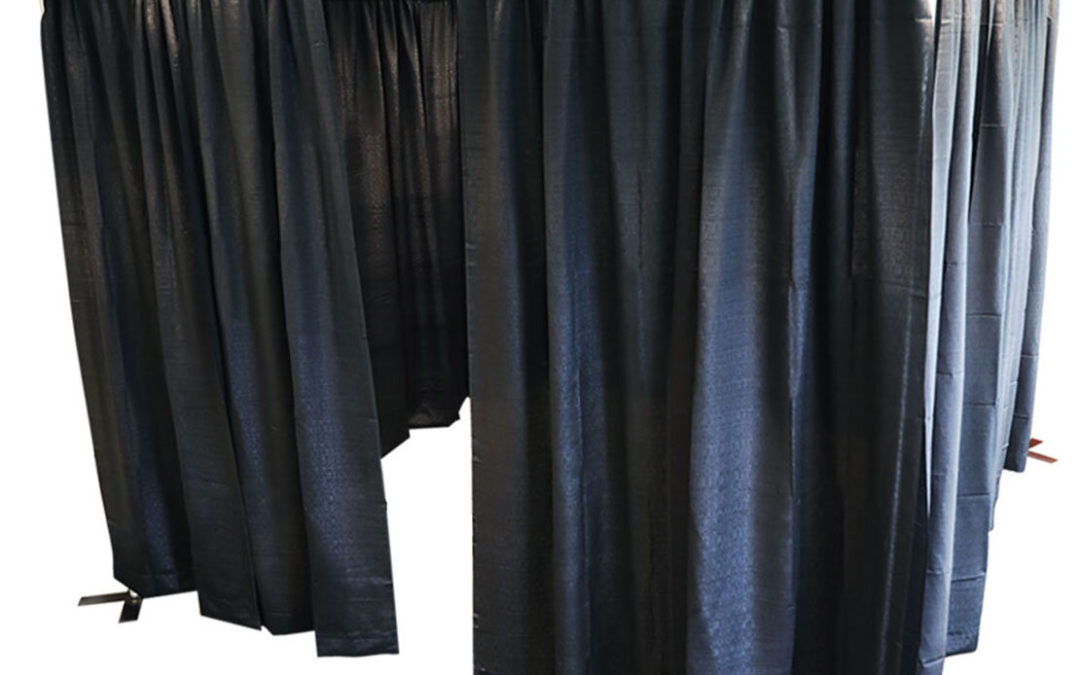 10×10 Pipe & Drape Continous Booths – Black Linen