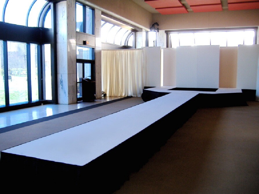 Straight Runway with a Y end 52′ long x 8′ wide x 2’ high